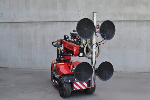 ROBOT ORION L6, Garantisce sollevamenti sicuri ed efficienti anche negli spazi più ridotti.